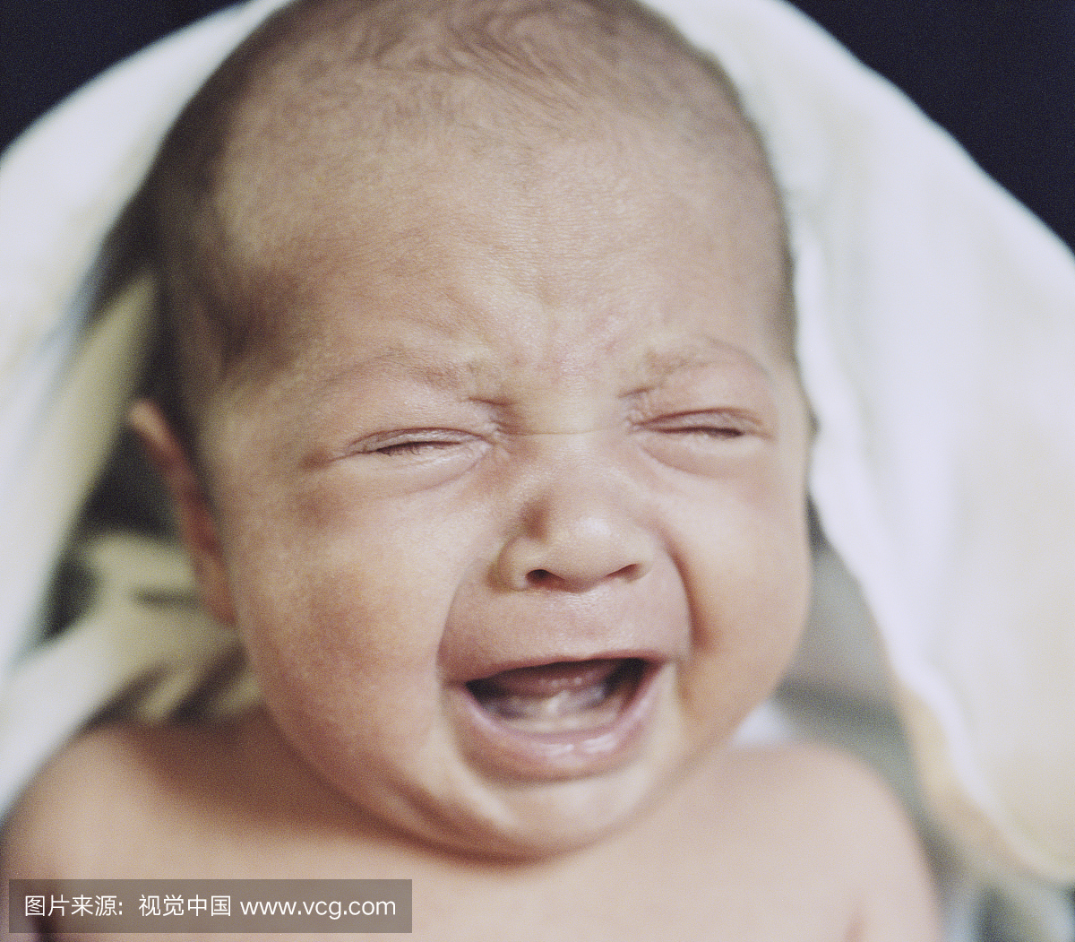 新生婴儿(0-3个月)哭泣