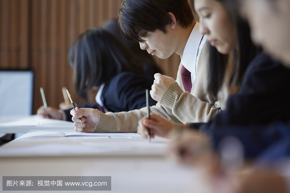 备考高中生男人的艺术学生走高中图片