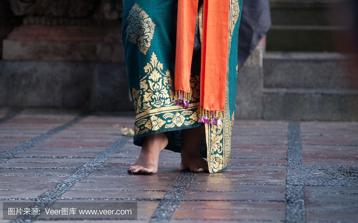 厘弓舞,巴厘岛的一种传统女子双人舞,黎弓舞,黎